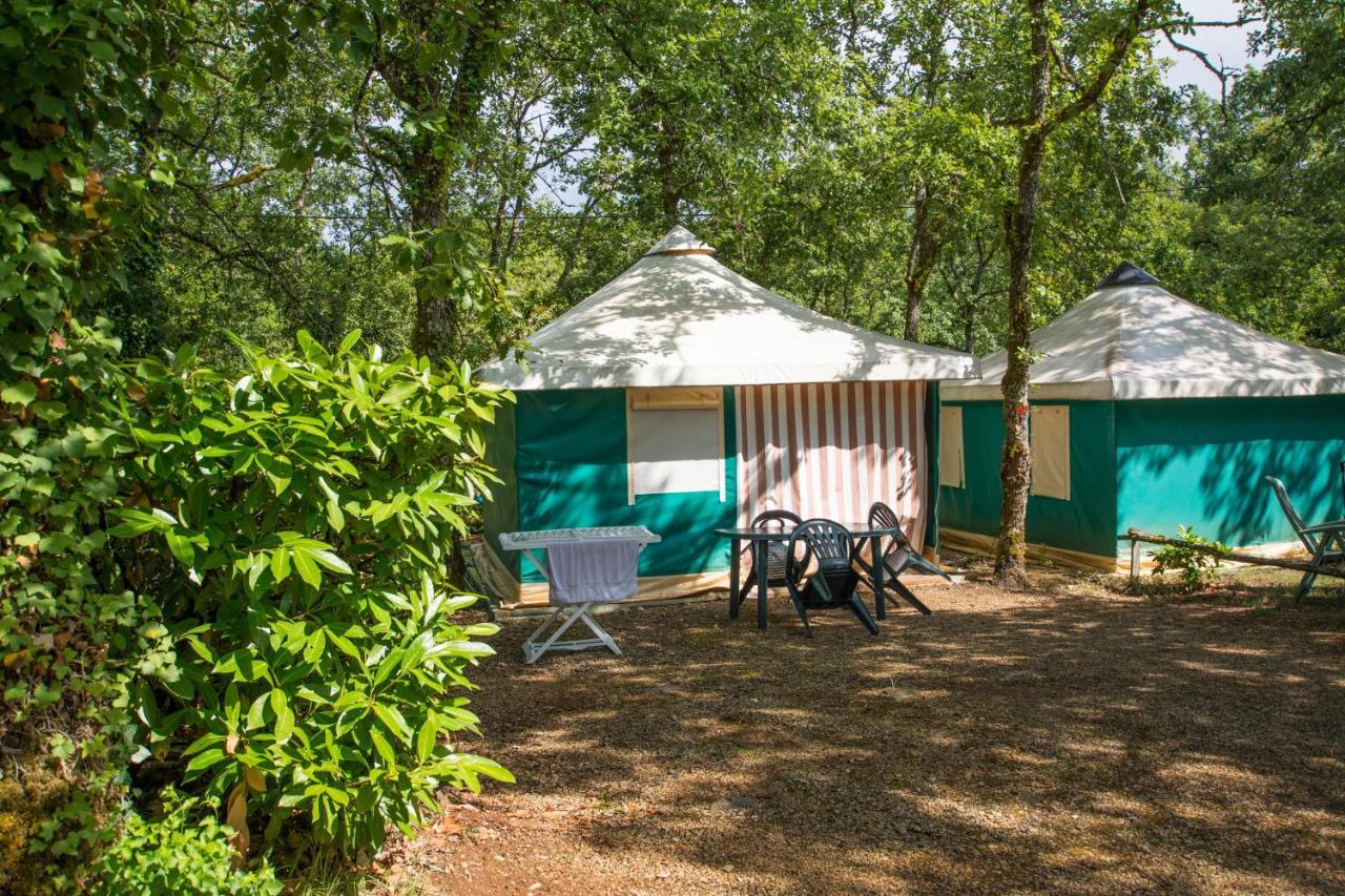 Готель Camping Au Bois Dormant Chauffour-sur-Vell Екстер'єр фото