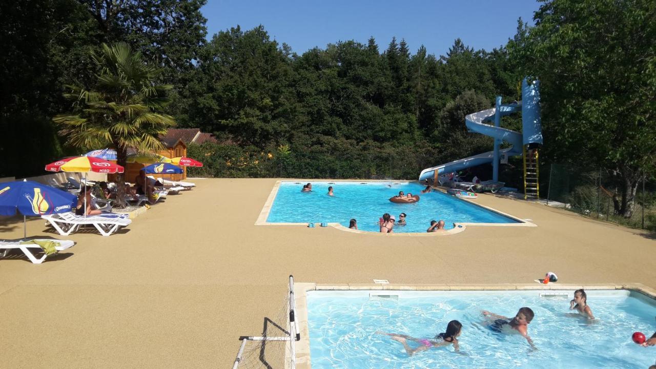 Готель Camping Au Bois Dormant Chauffour-sur-Vell Екстер'єр фото