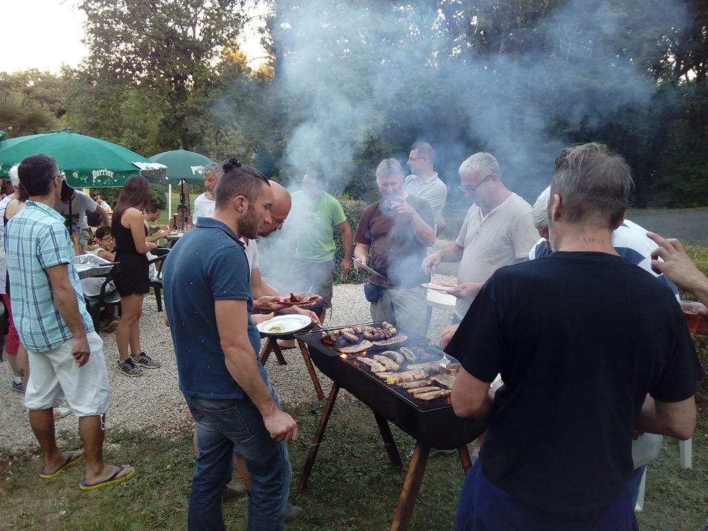 Готель Camping Au Bois Dormant Chauffour-sur-Vell Екстер'єр фото