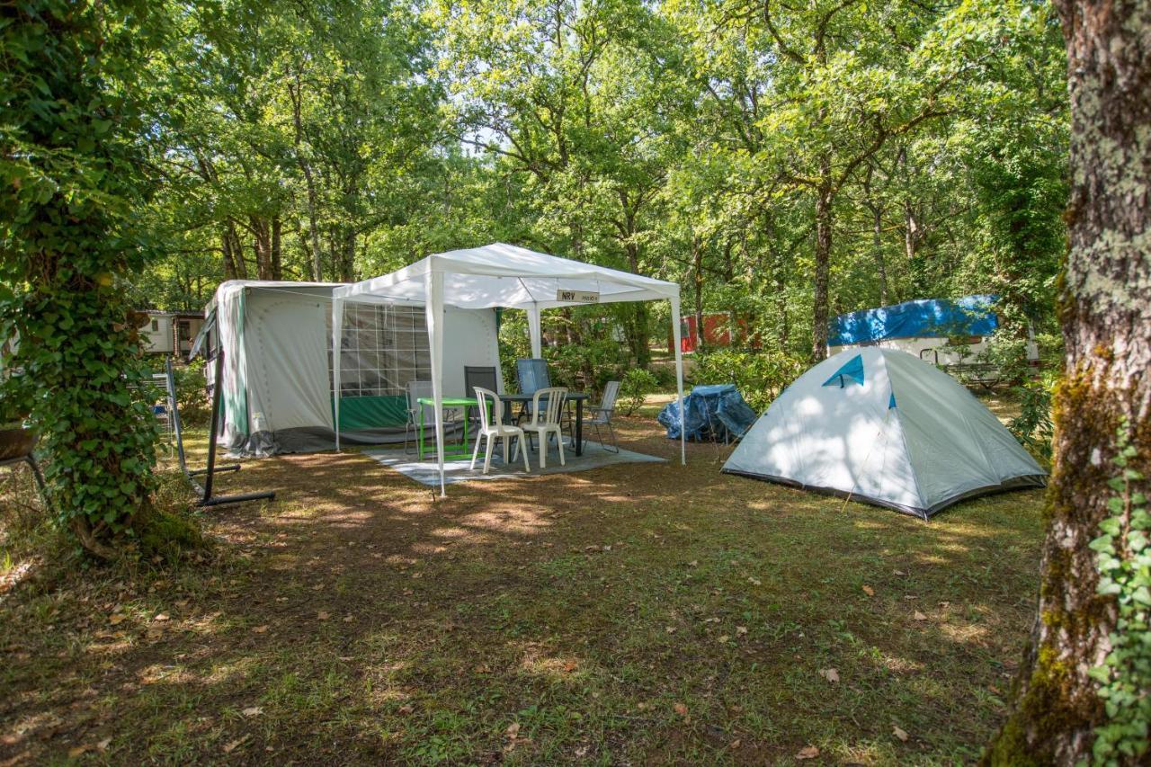 Готель Camping Au Bois Dormant Chauffour-sur-Vell Екстер'єр фото
